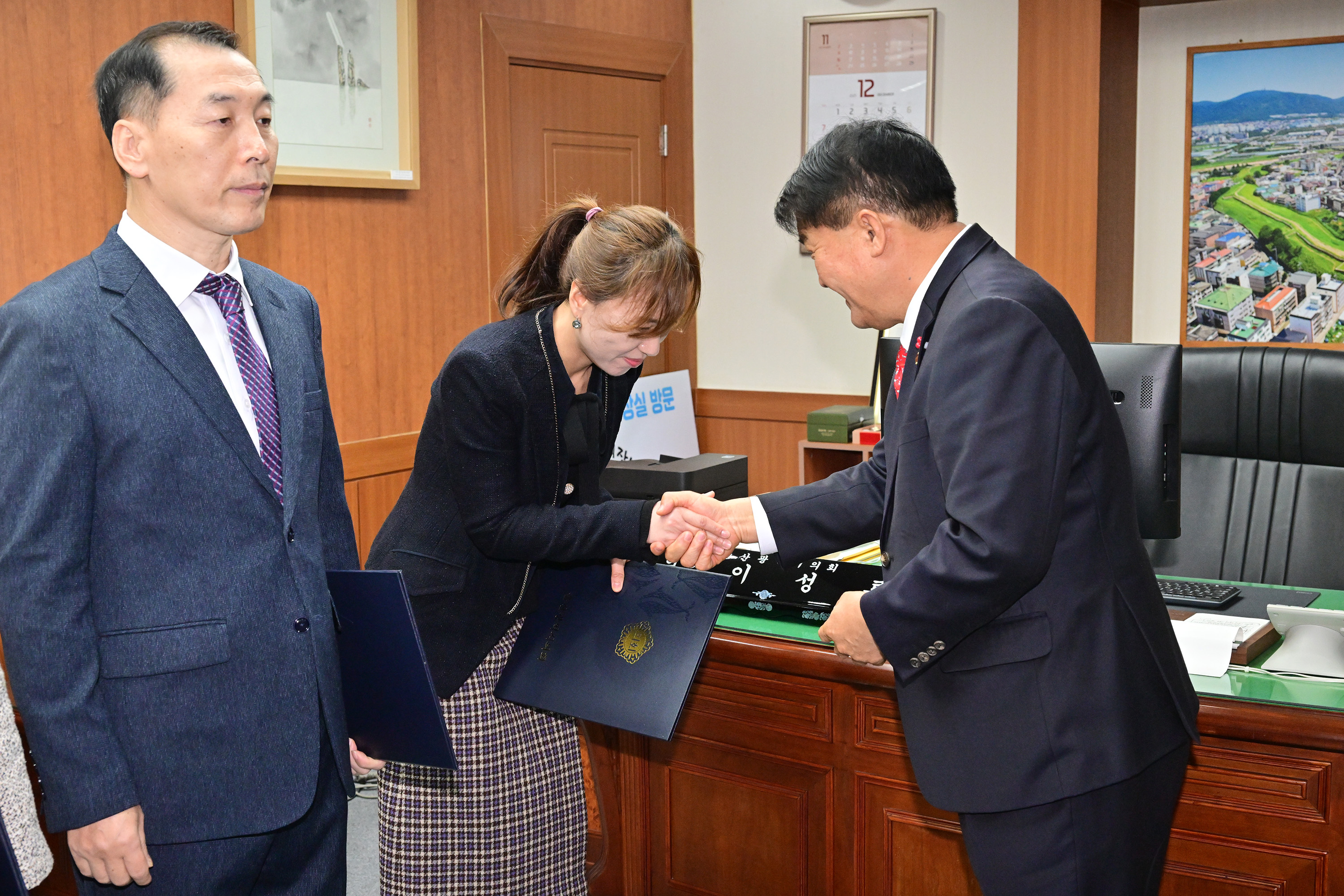 울산광역시의회 2026년 상반기 정기인사 5급 이상 인사발령 임용장 수여9