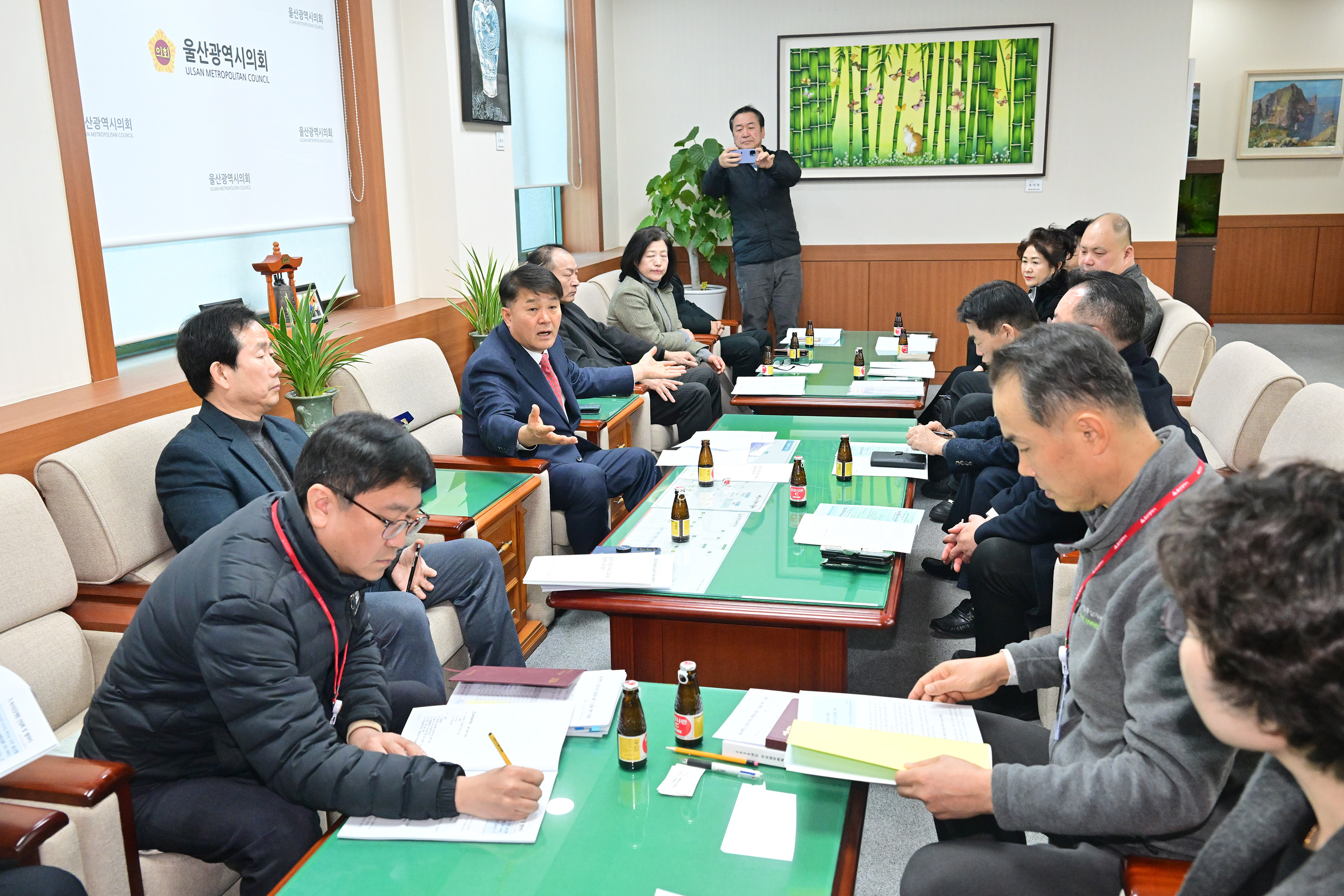 이성룡 의장, 공공주차장 태양광 설비 설치 촉진을 위한 간담회2