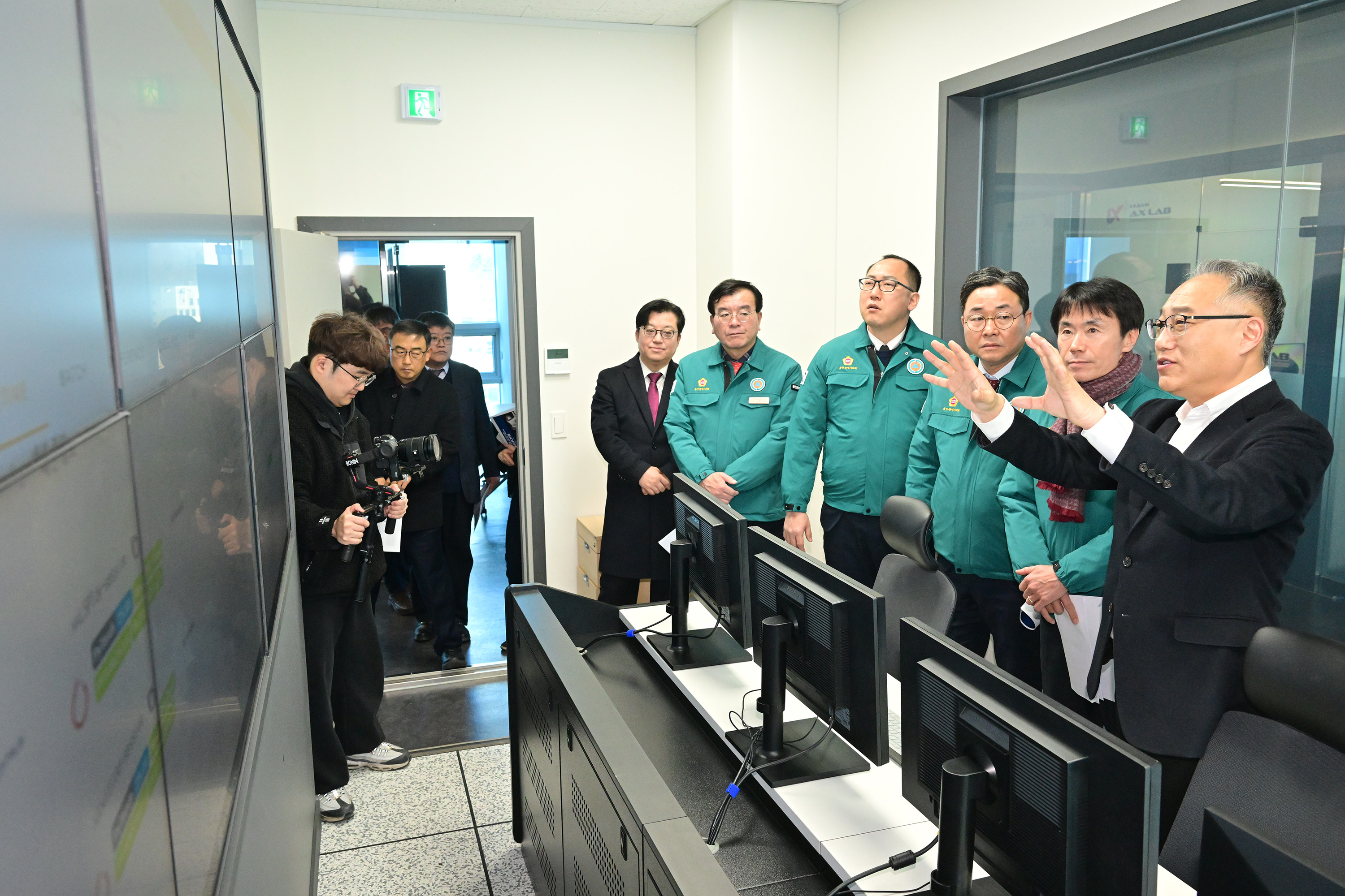 산업건설위원회, AI 관련 시설 방문6