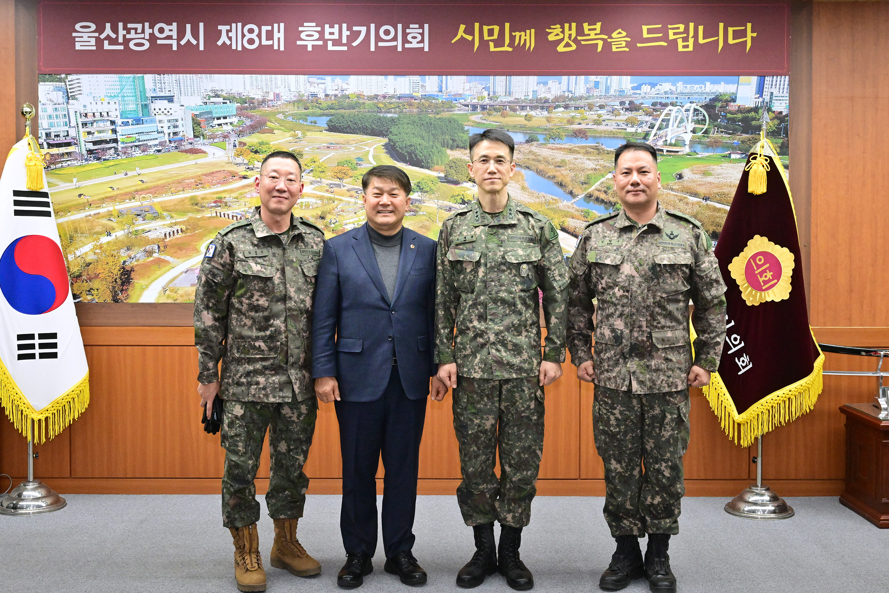 이성룡 의장, 신임 제53사단장(오세웅) 환담1