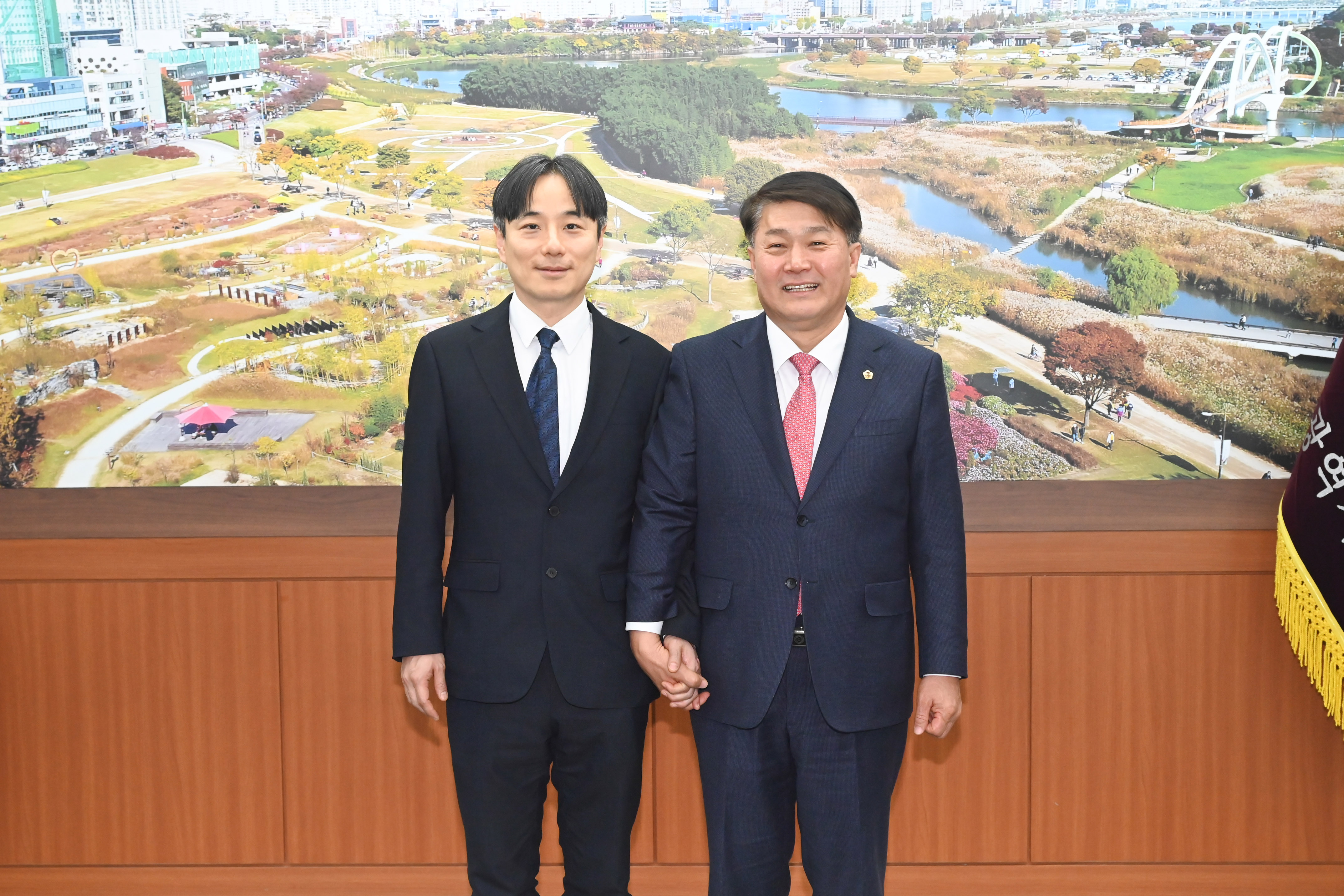 이성룡 의장, 이준범 신임 울산지방검찰청 검사장과 환담3