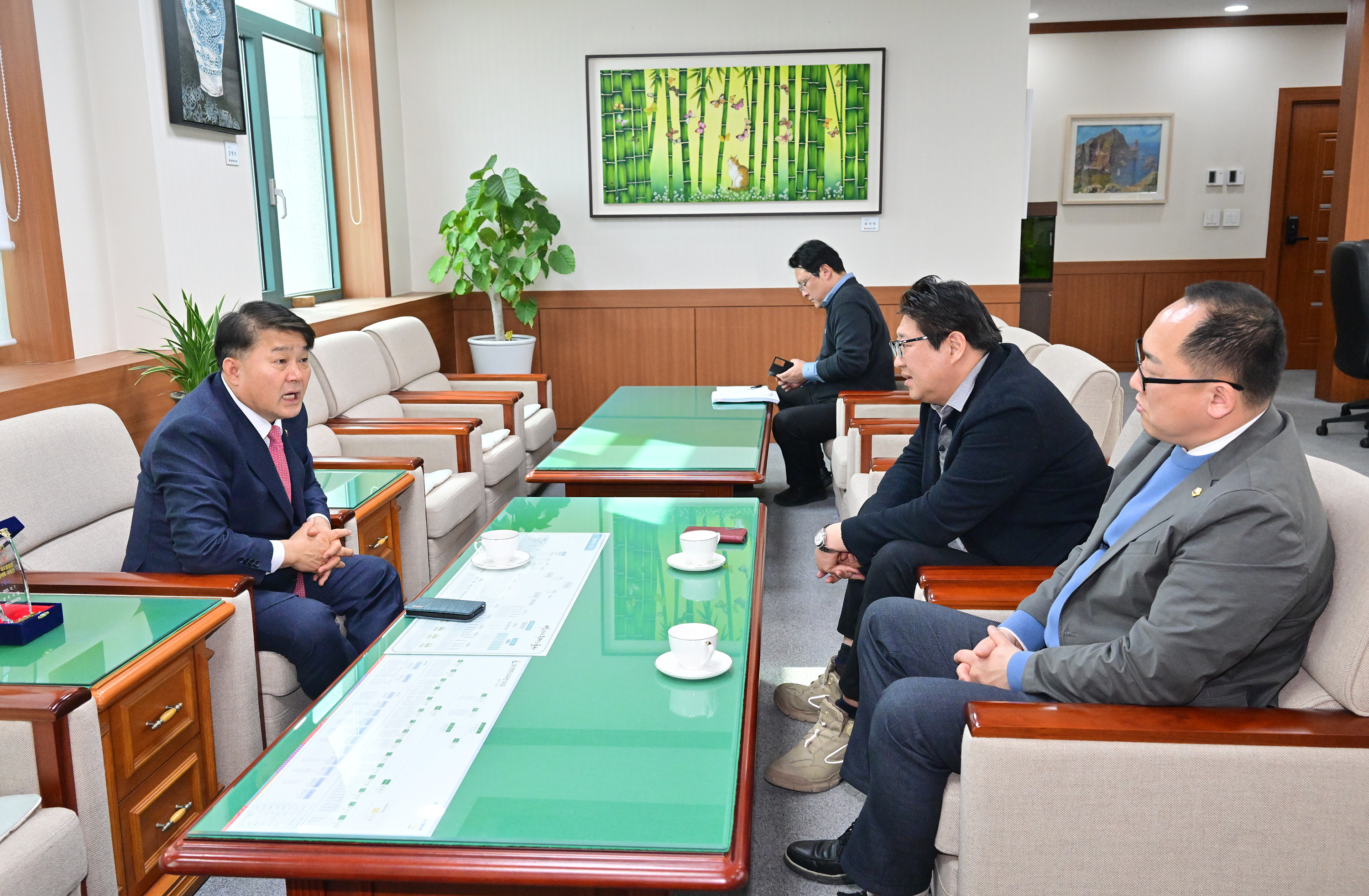 울산광역시의회, 교육청 조례 용어 개정 갈등 중재1