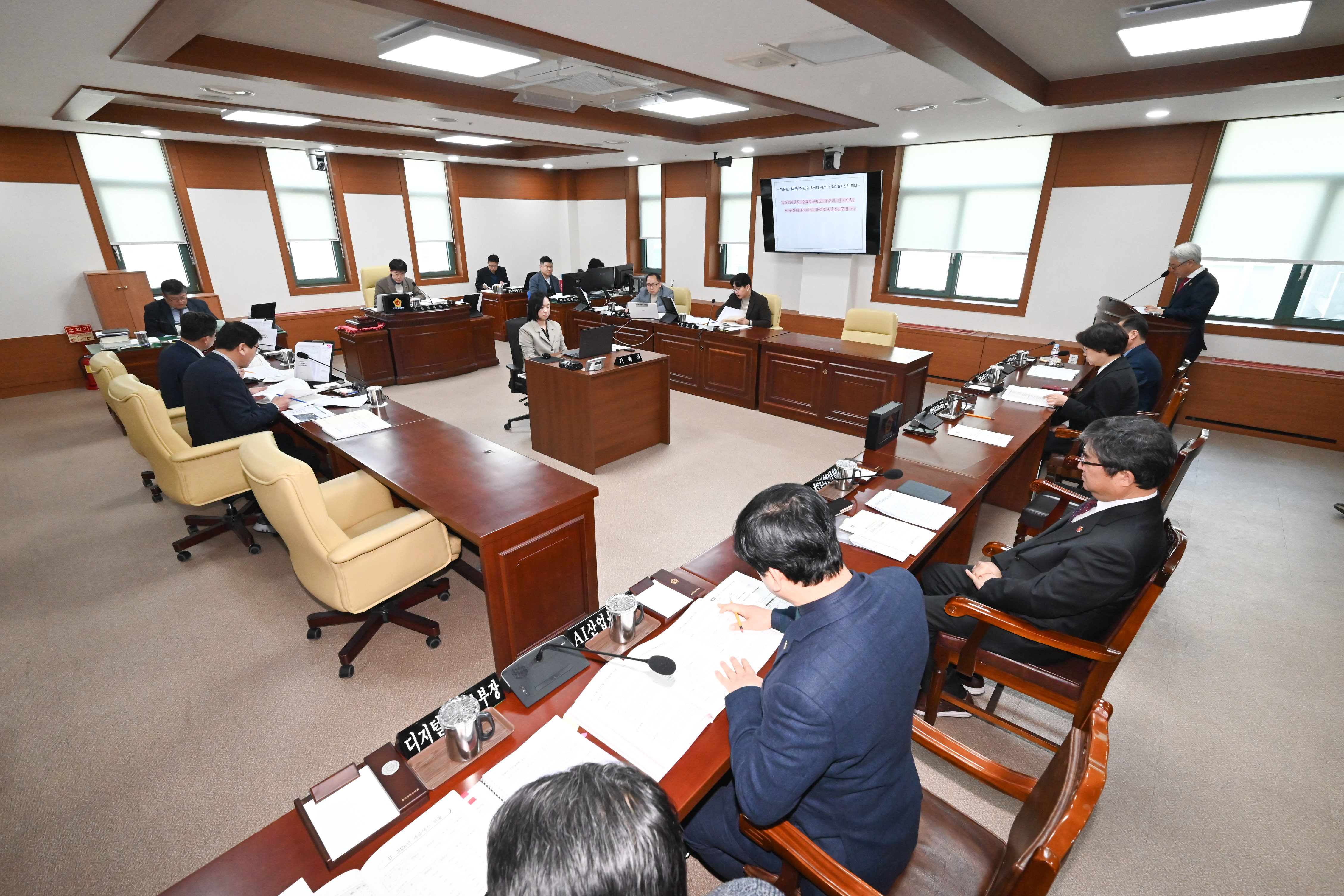 산업건설위원회, 울산테크노파크, 울산정보산업진흥원 소관 2026년도 주요업무보고 청취1