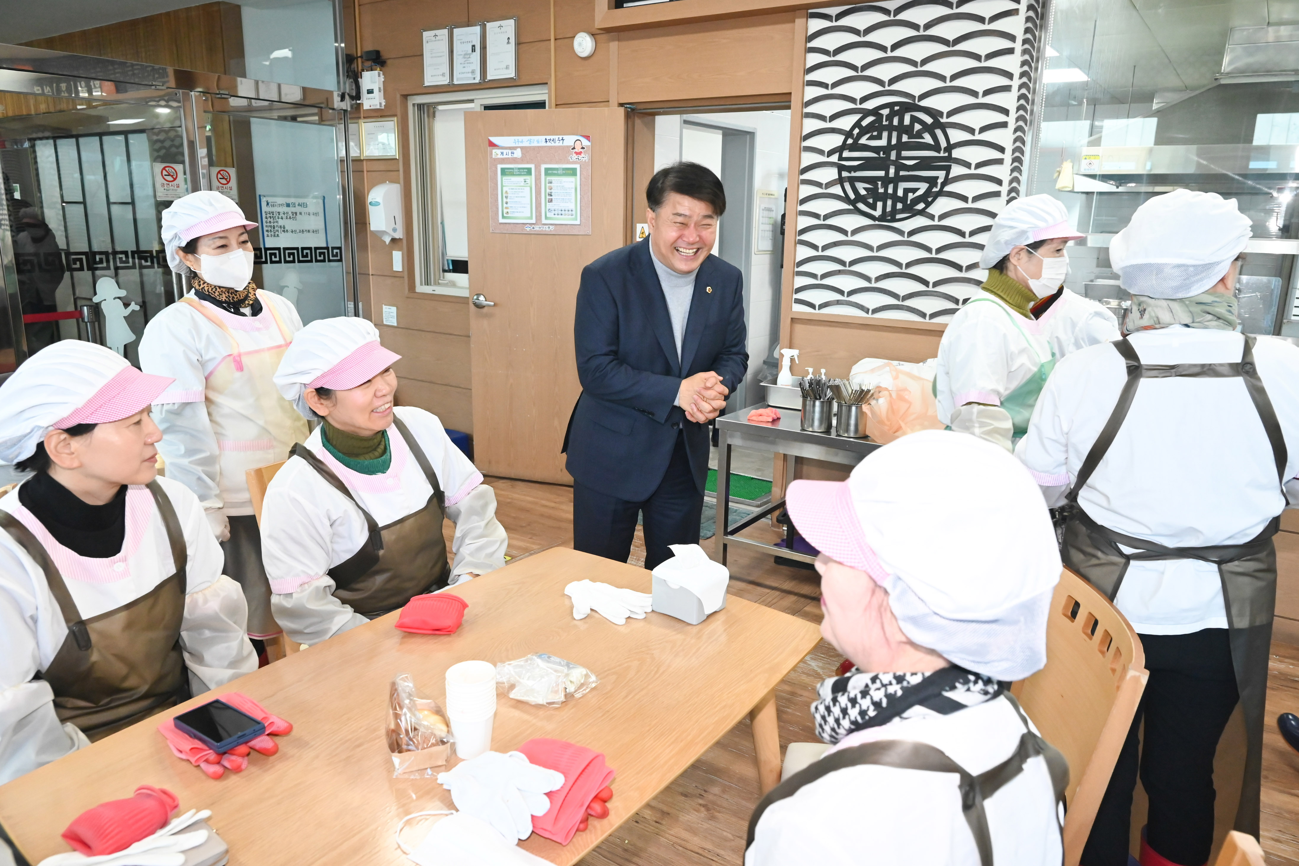 이성룡 의장·권태호 의원 설맞이 위문품 전달2