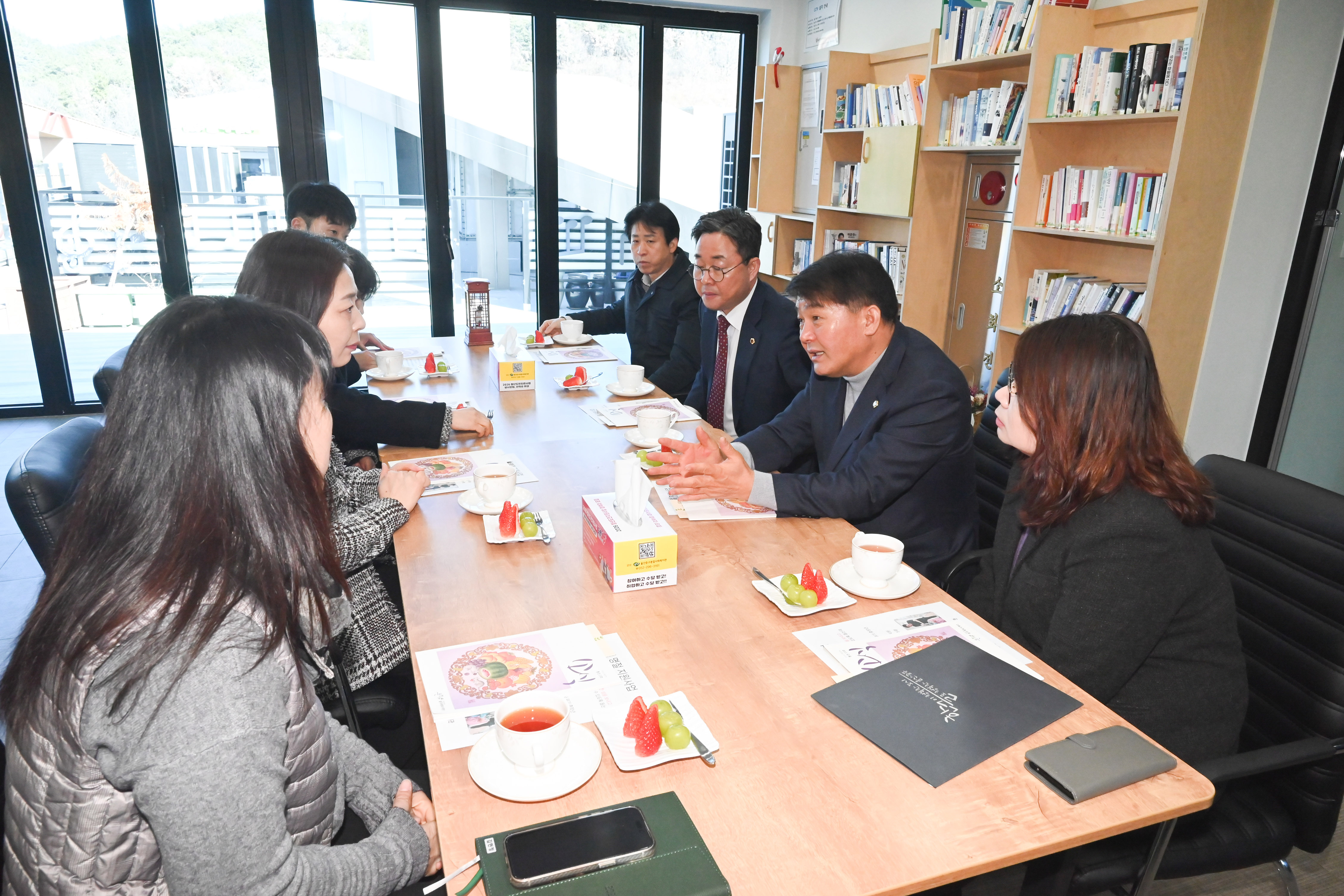 이성룡 의장·권태호 의원 설맞이 위문품 전달6
