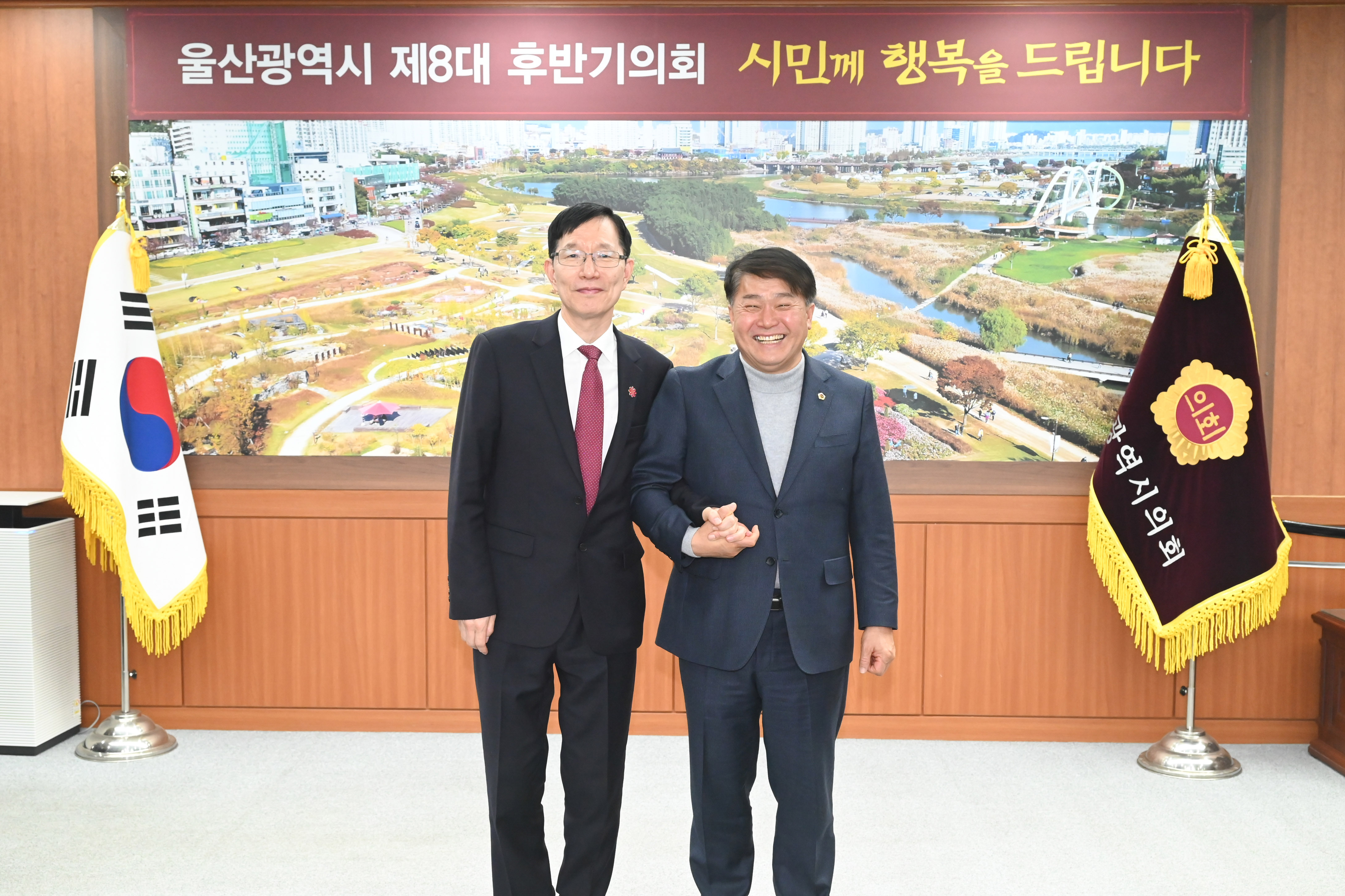 이성룡 의장, 서남교 행정부시장과 환담1