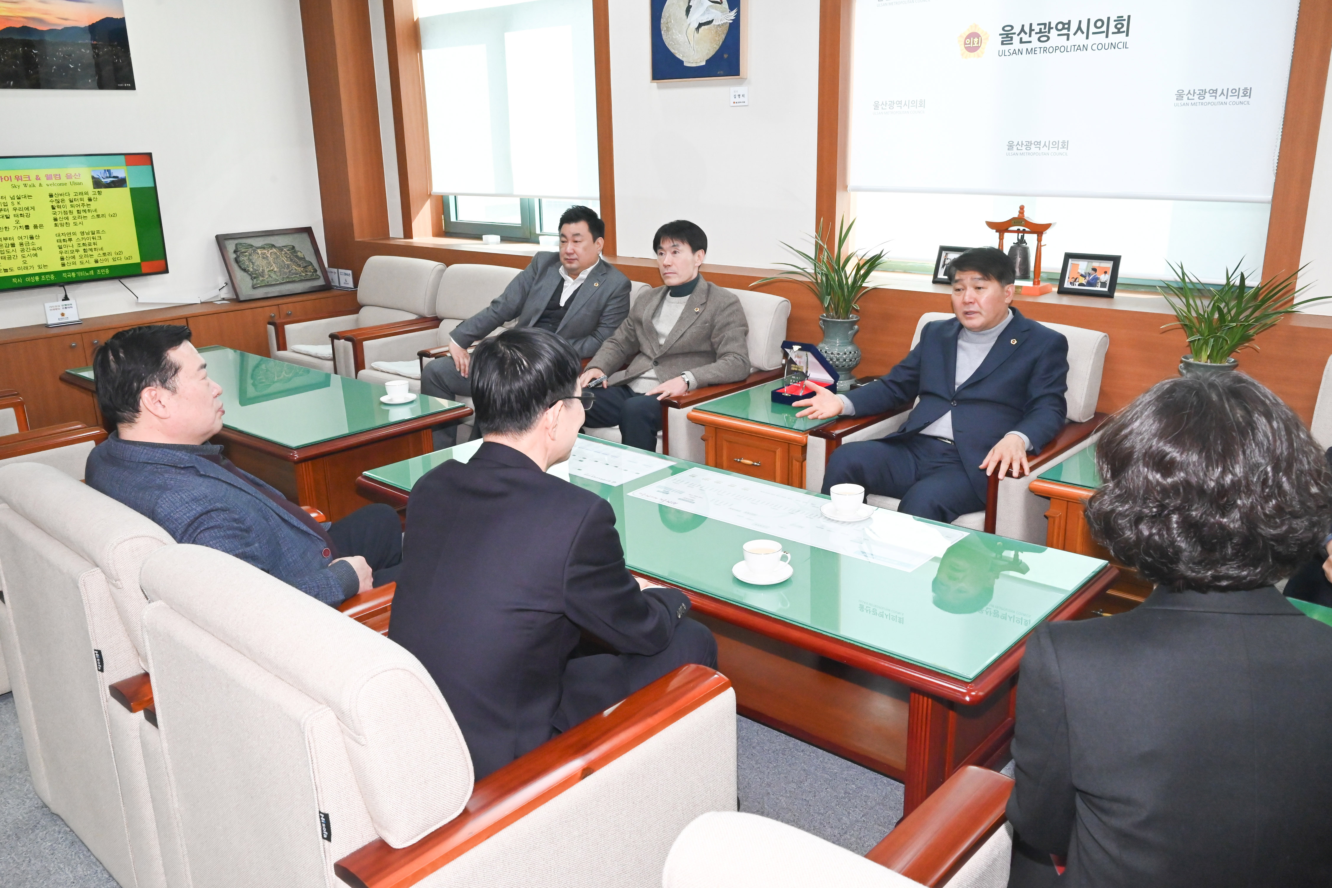 이성룡 의장, 서남교 행정부시장과 환담3