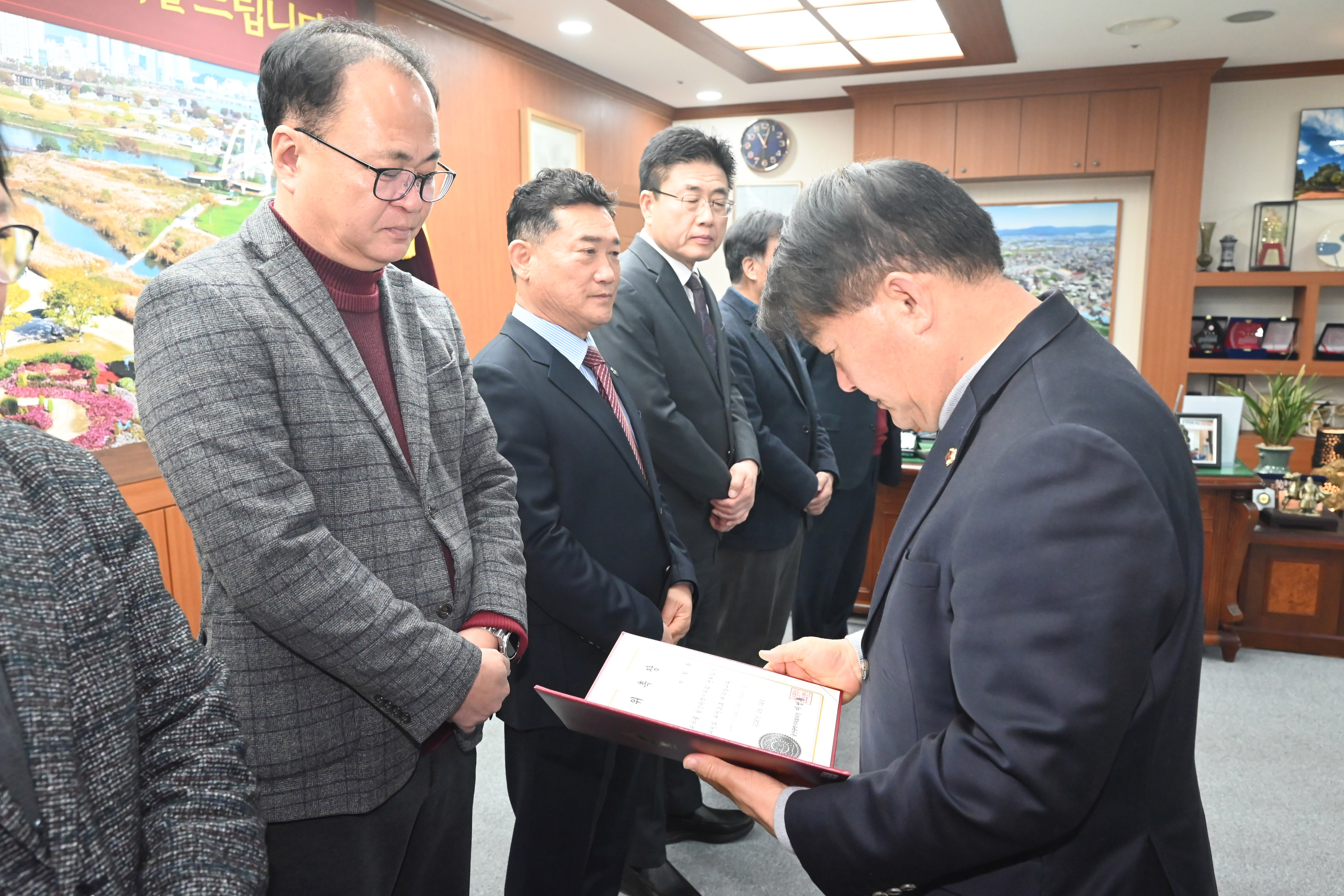 이성룡 의장, 윤리심사자문위원회 위원 위촉장 수여3