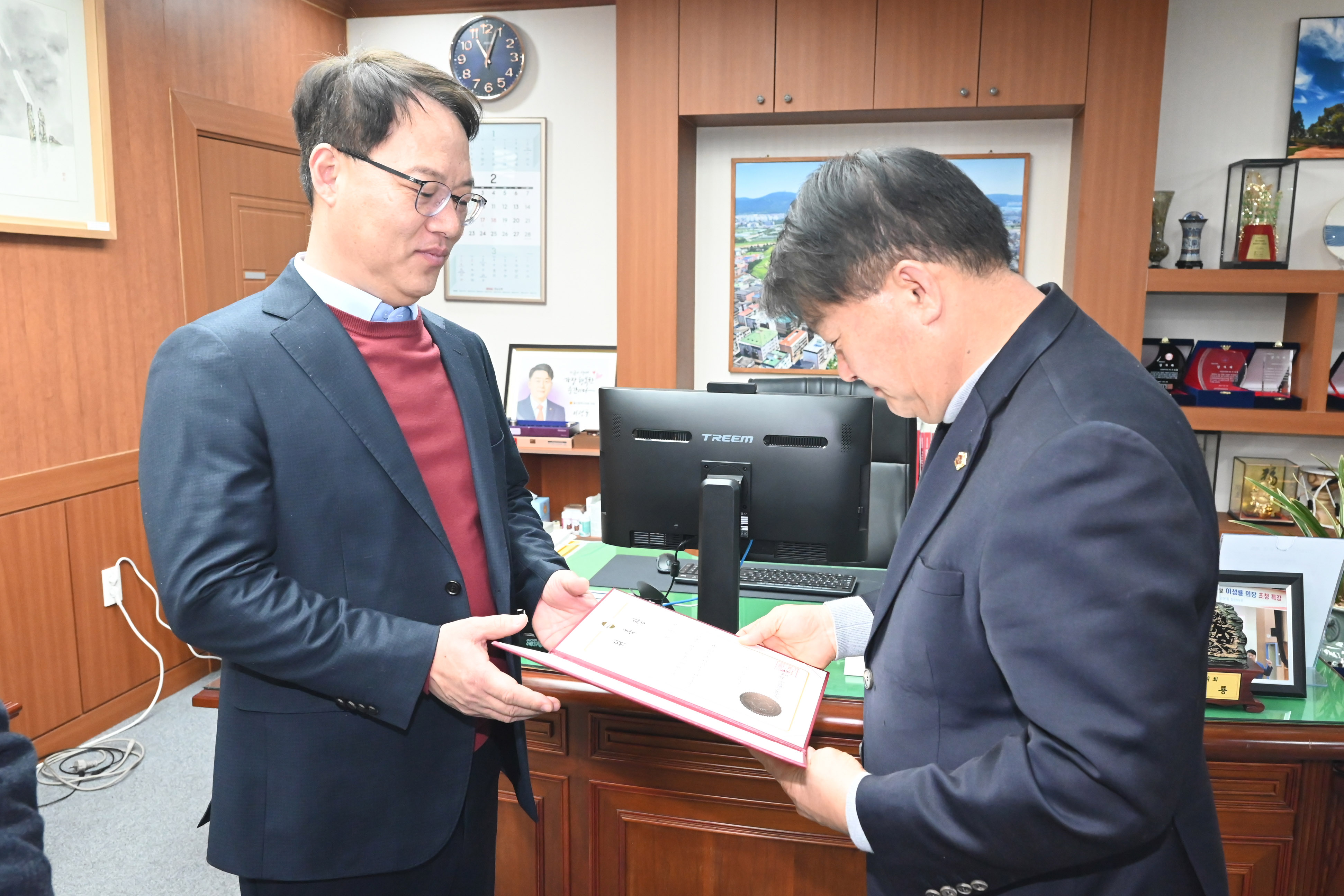 이성룡 의장, 윤리심사자문위원회 위원 위촉장 수여7