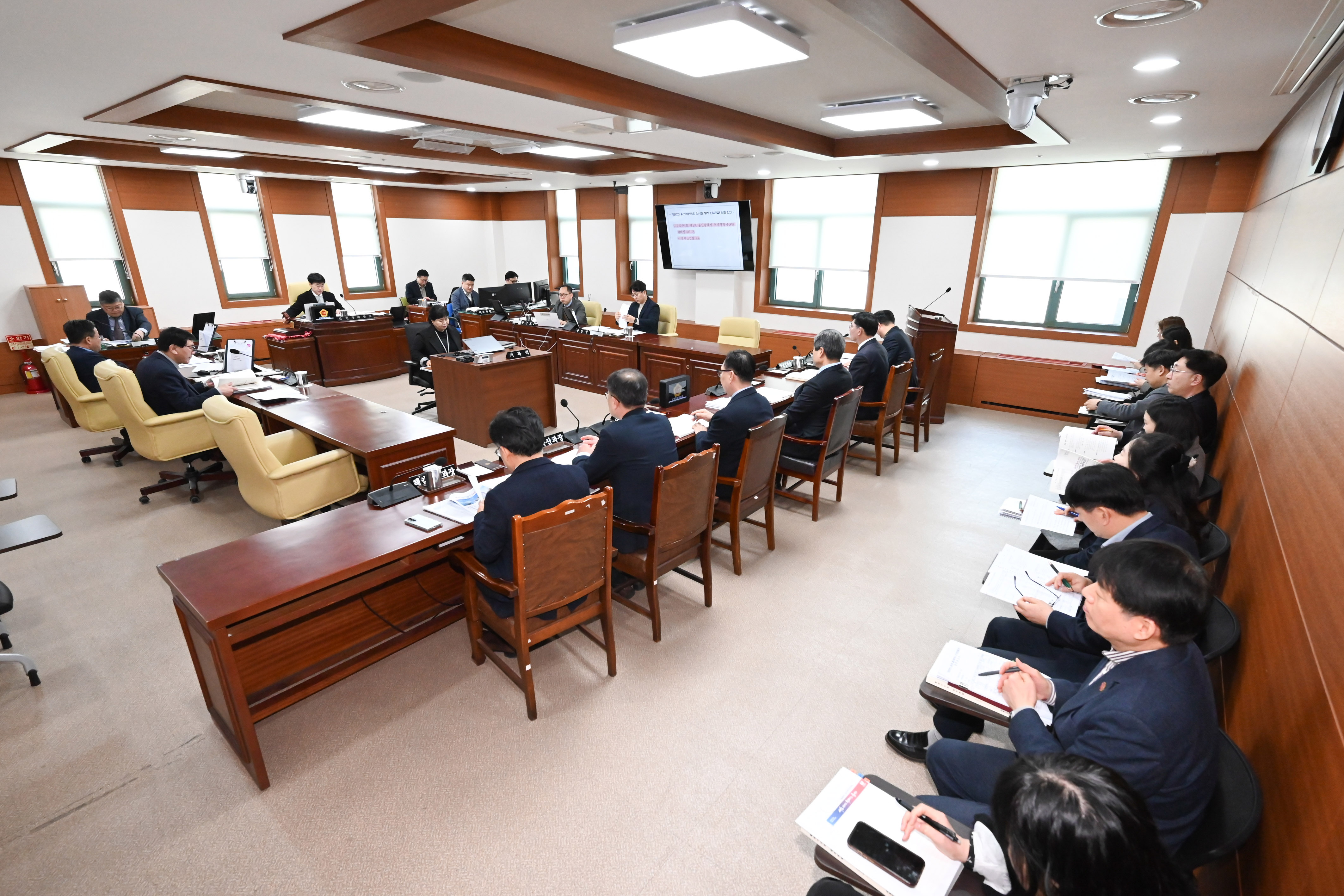 산업건설위원회, 경제산업실·AI수도추진본부 소관 2026년도 제1회 울산광역시 추가경정예산안 예비심사1