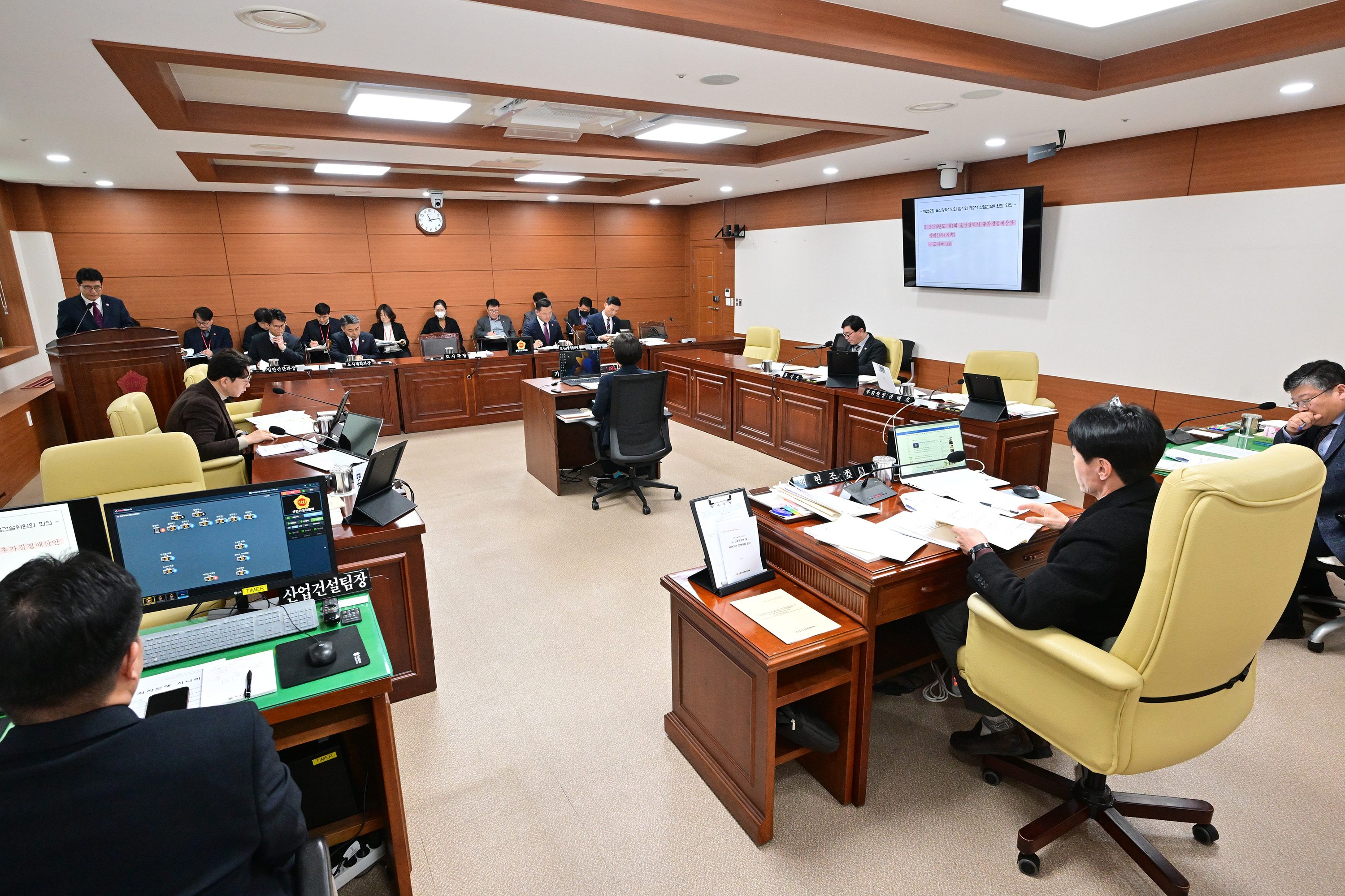 산업건설위원회, 기업투자국·도시국 소관 2026년도 제1회 추가경정예산안 및 조례안 심사2