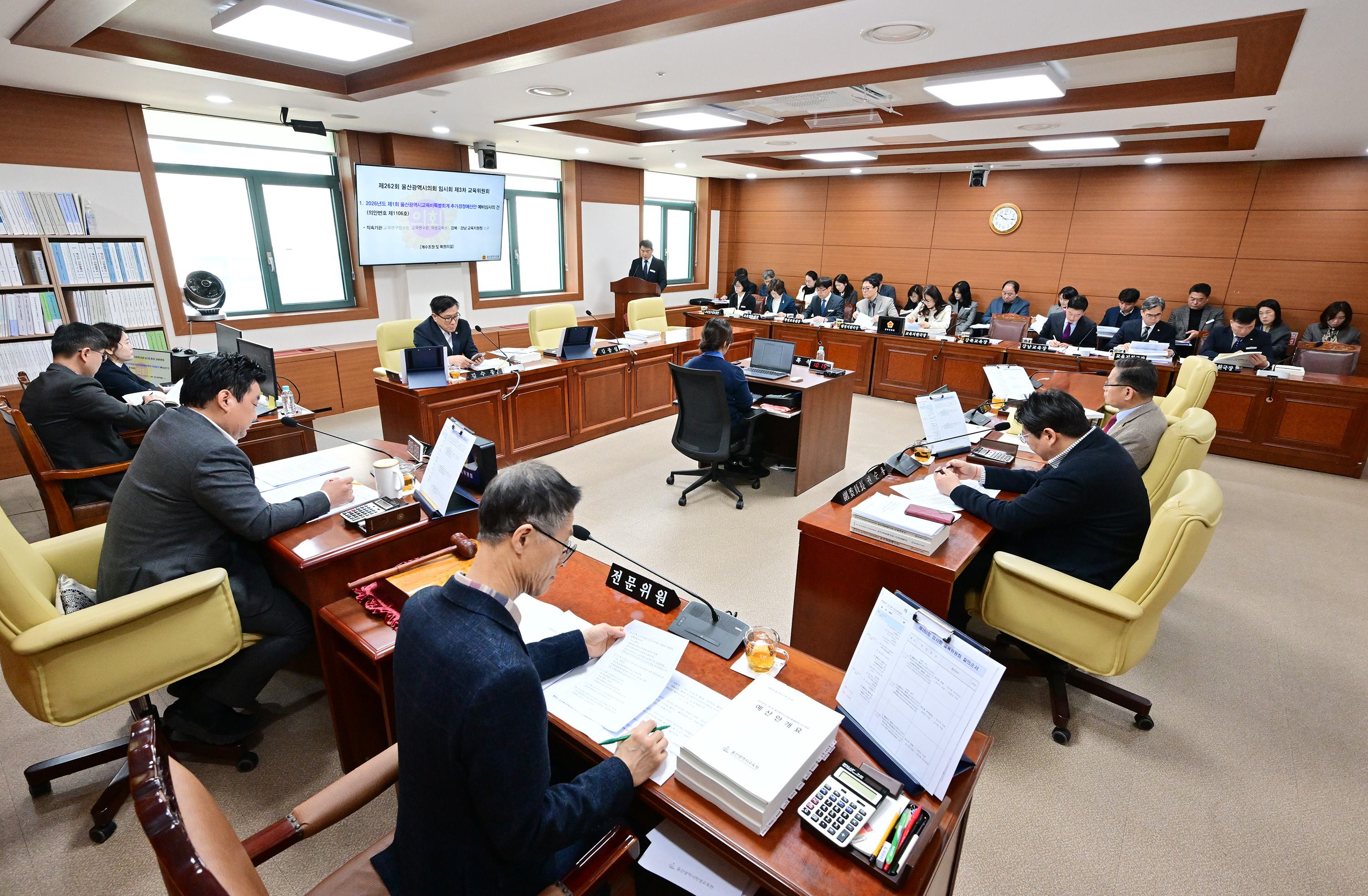 교육위원회, 직속기관·강북·강남교육지원청 소관 2026년도 제1회 추경예산안 심사1