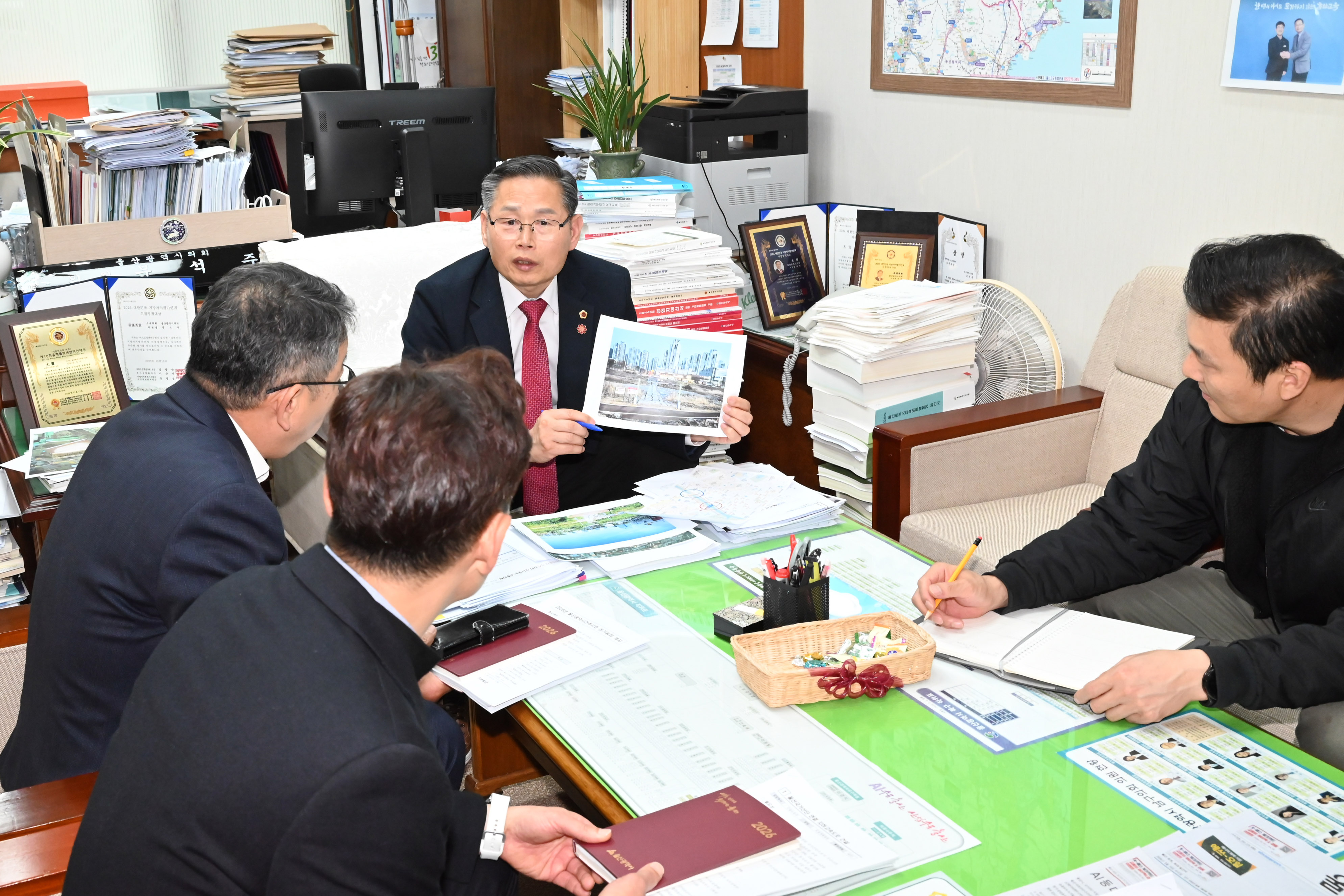문석주 의원, 매곡천 교량 건설 사업 추진 상황에 대한 업무보고5