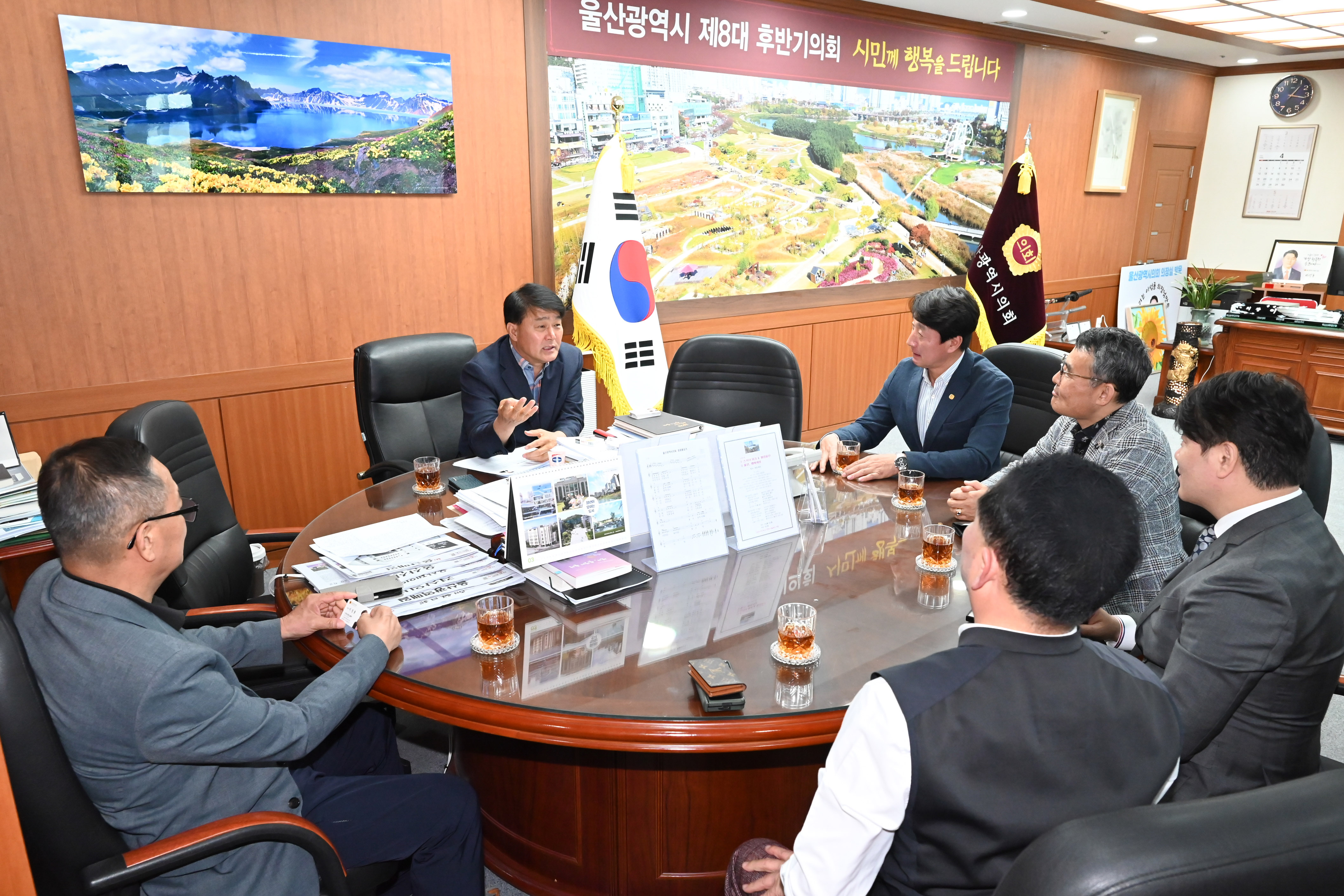 이성룡 의장, 국제피플투피플 울산챕터 임원진 환담2