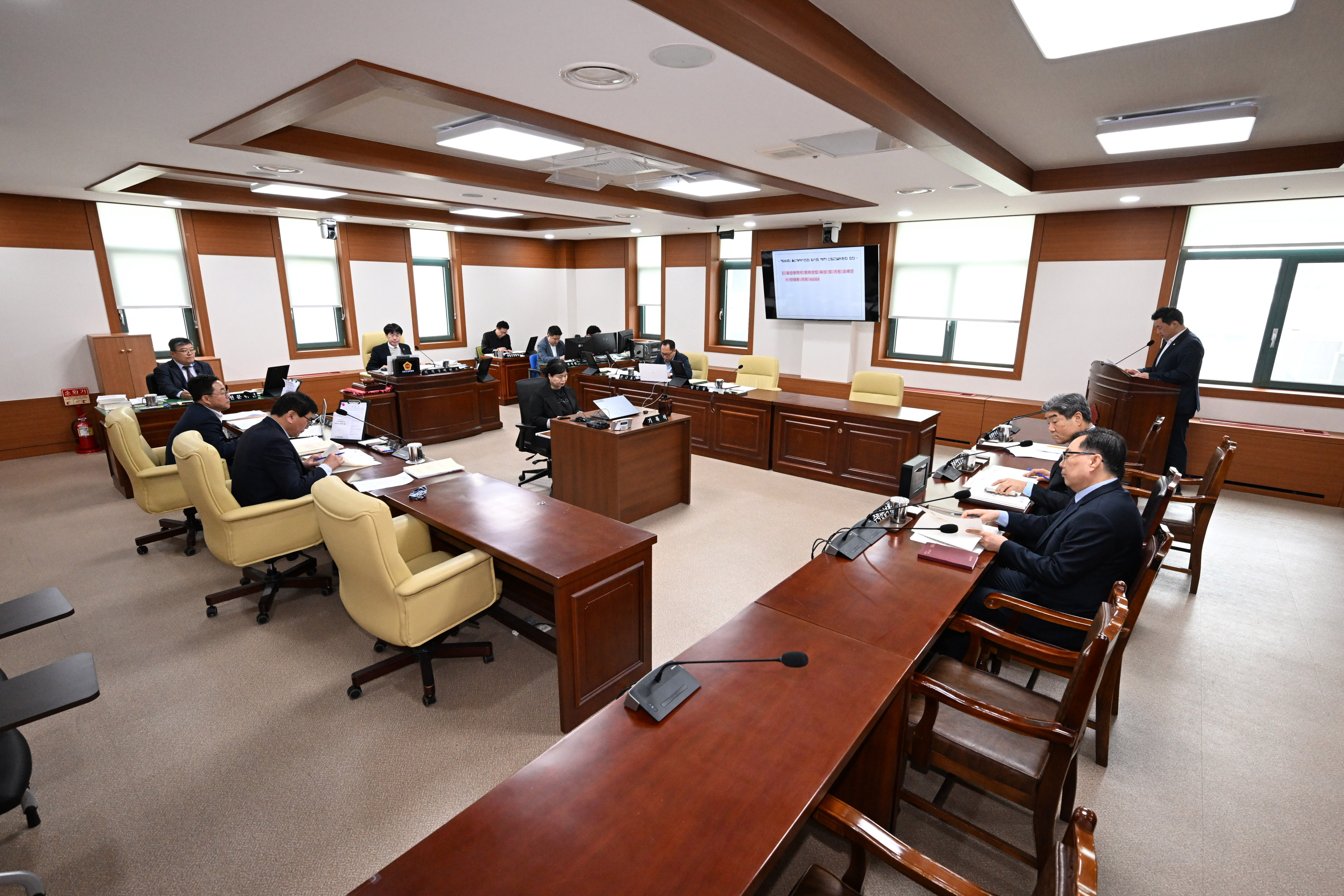 산업건설위원회, 경제산업실 소관 2026년도 제2회 울산광역시 추가경정예산안 예비심사1