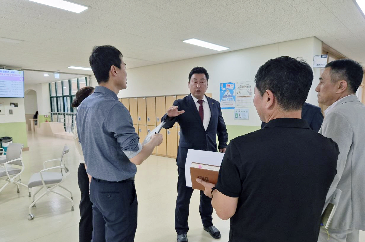 안대룡 교육위원장, 문수고 화장실 환경개선 및 안전시설 점검2