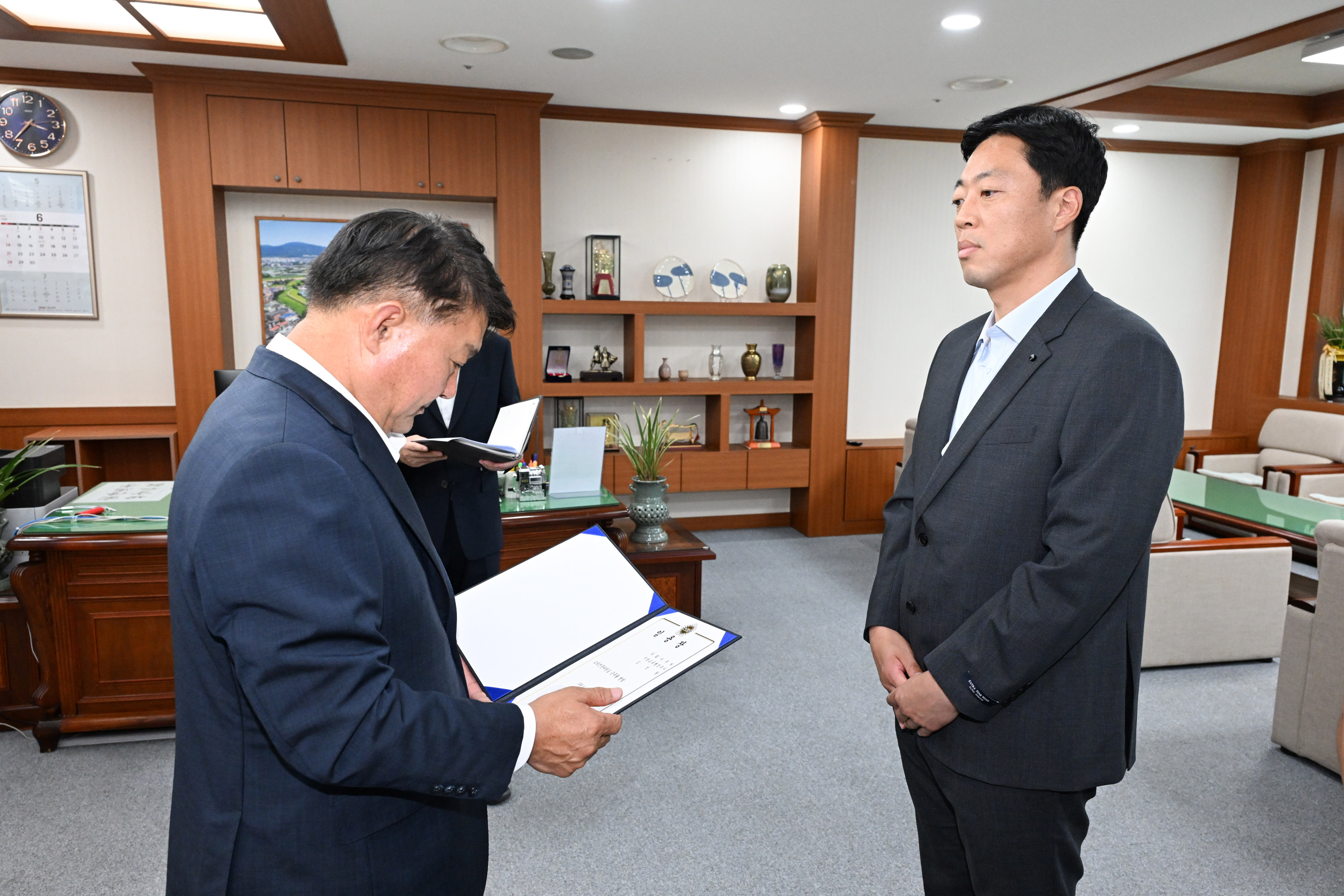 이성룡 의장, 교육청 인사발령자 임용장 수여3