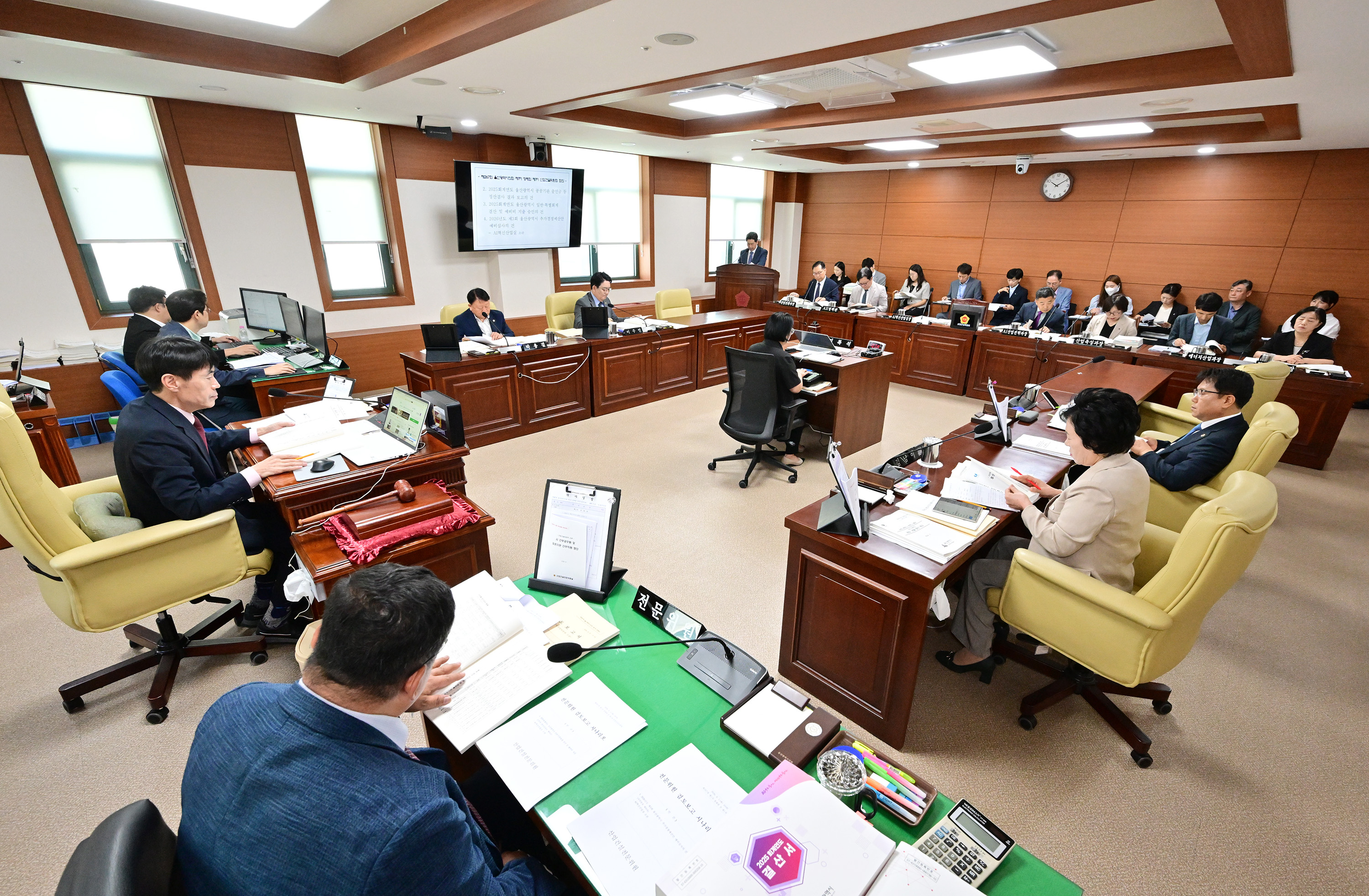 산업건설위원회, AI혁신산업실 소관 2025회계연도 결산 및 2026년도 제3회 추가경정예산안 예비심사1