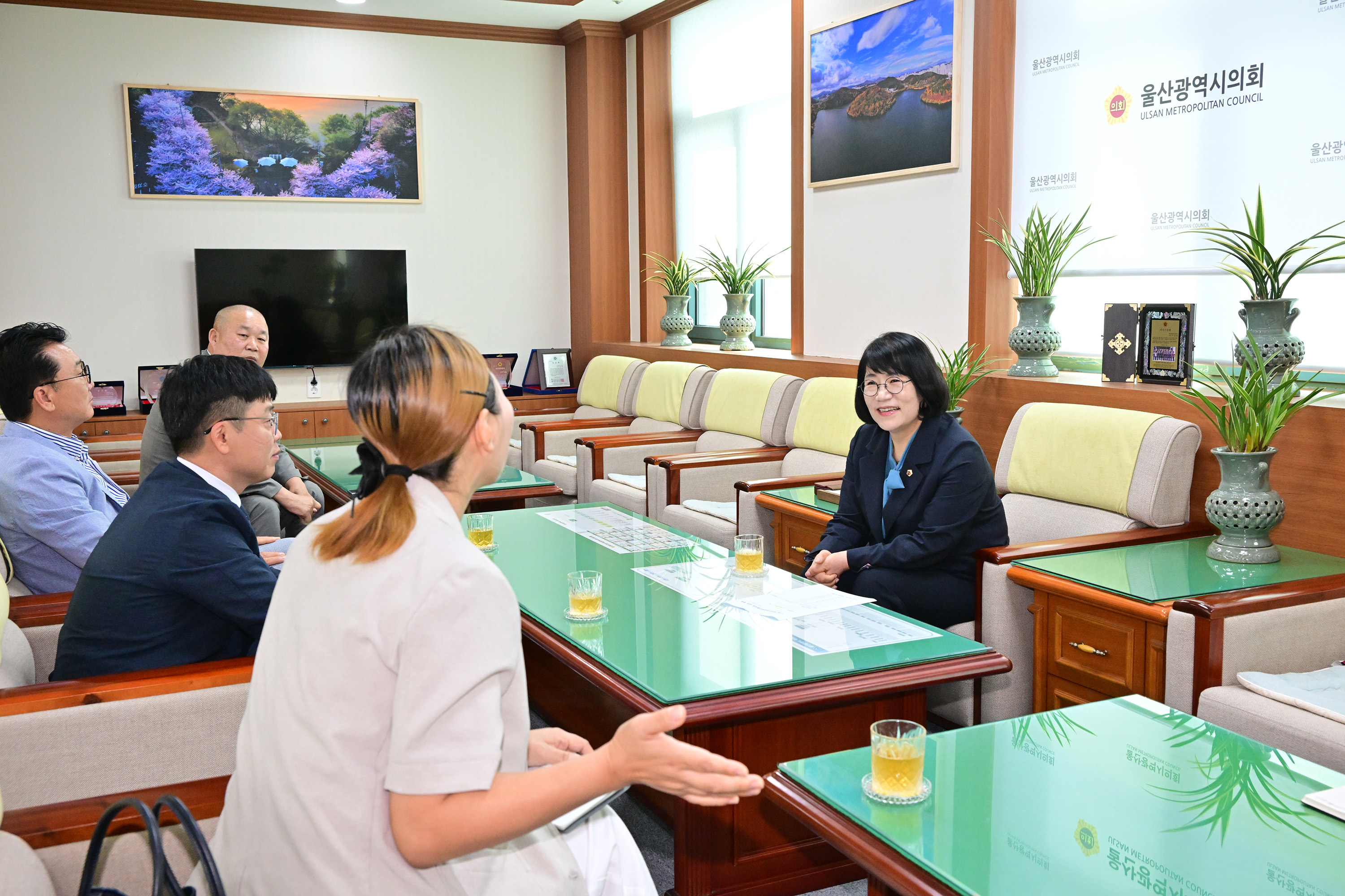 이영해 의장, 강북 학교운영위원장협의회 환담2