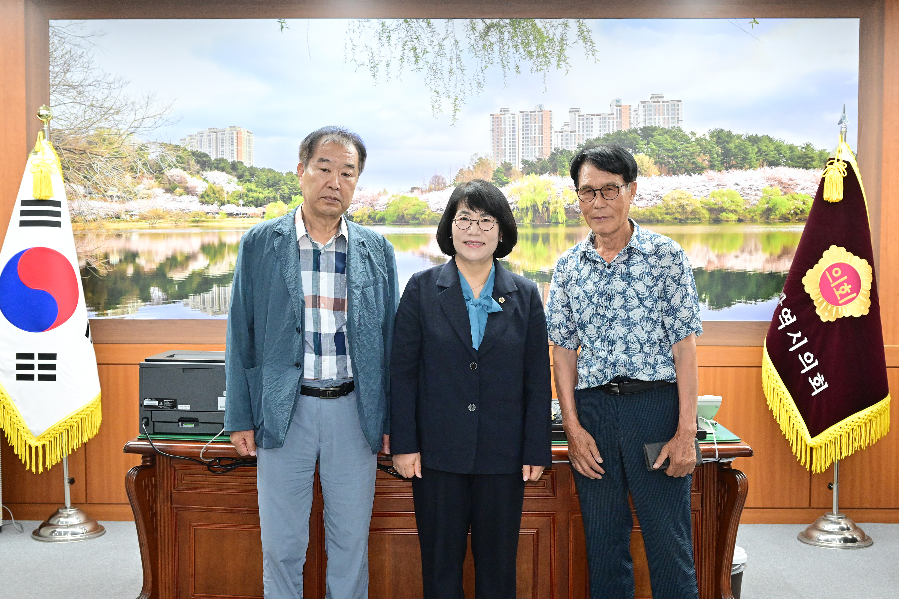 이영해 의장, 한국전쟁 전후 민간인희생자유족회 회장 환담1