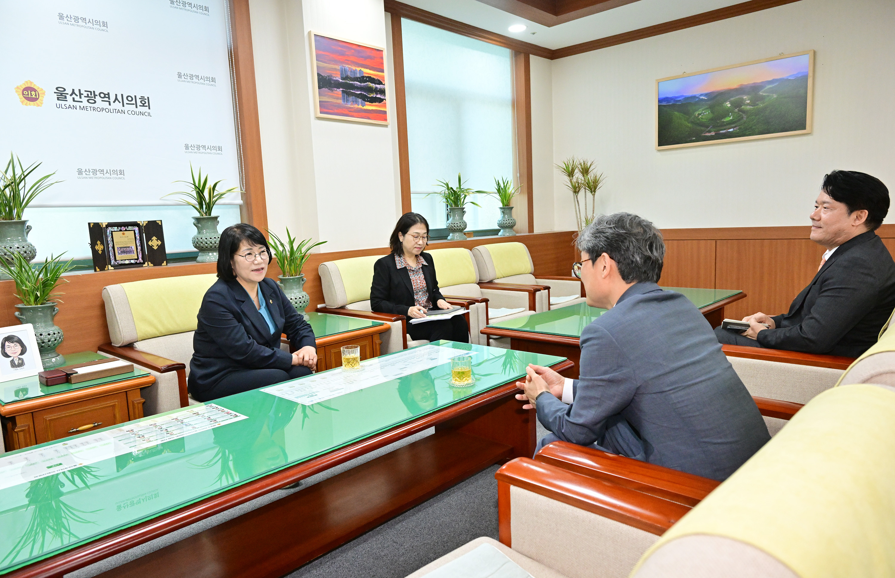 이영해 의장, 최보현 신임 울산경찰청장 환담2