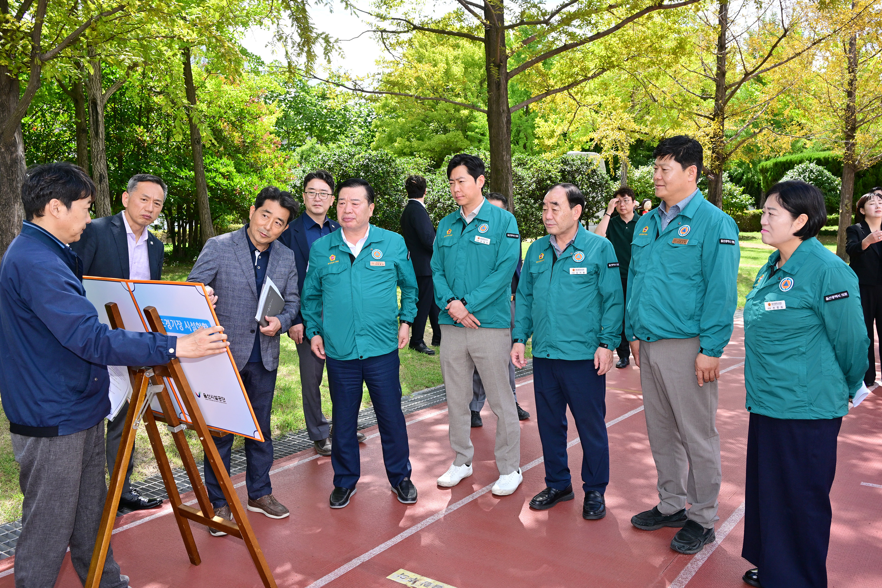 행정자치위원회, 울산시설공단·울산연구원 현장 방문2