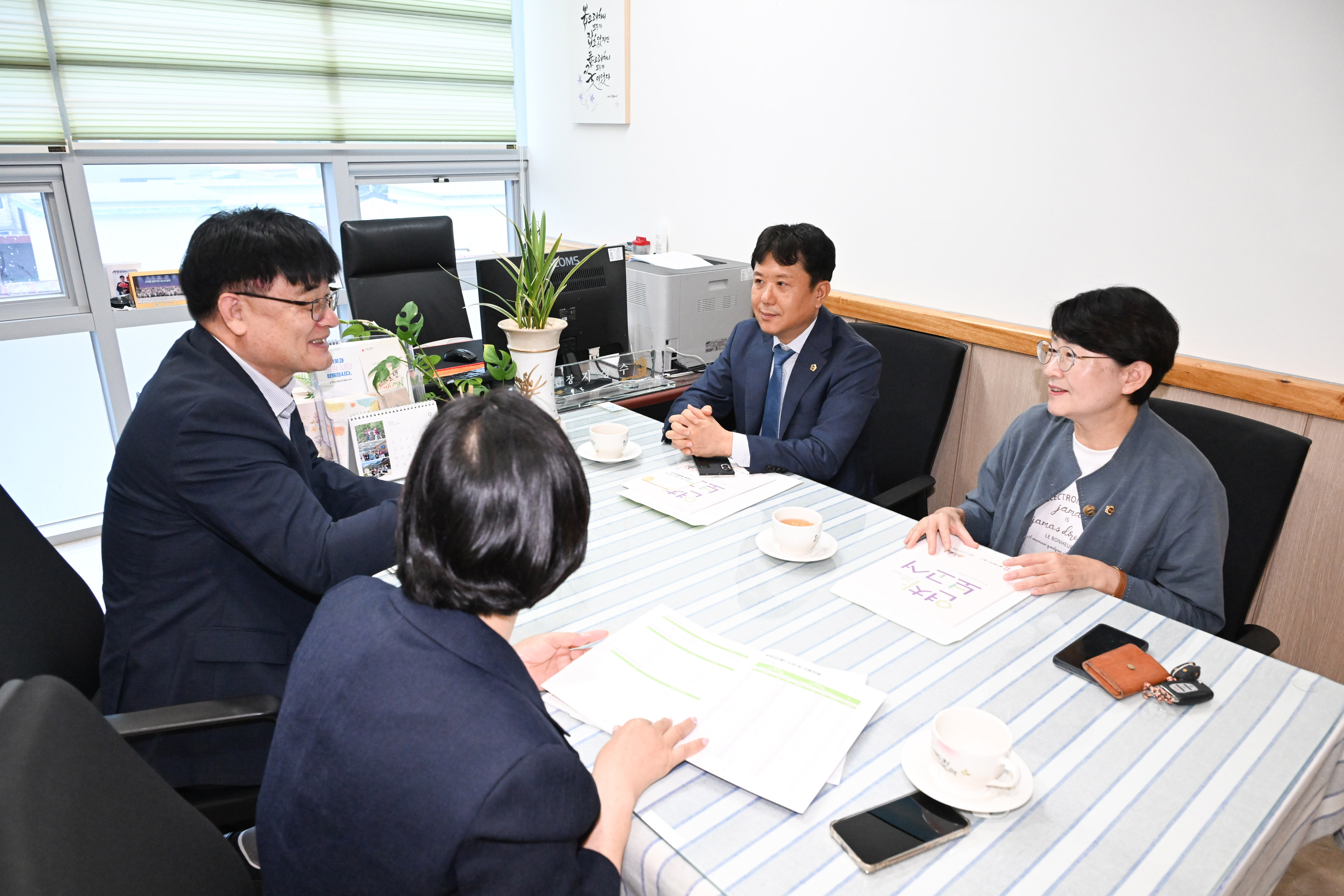 전영희 의원·노명환 의원·이은주 의원, 추석맞이 위문품 전달3