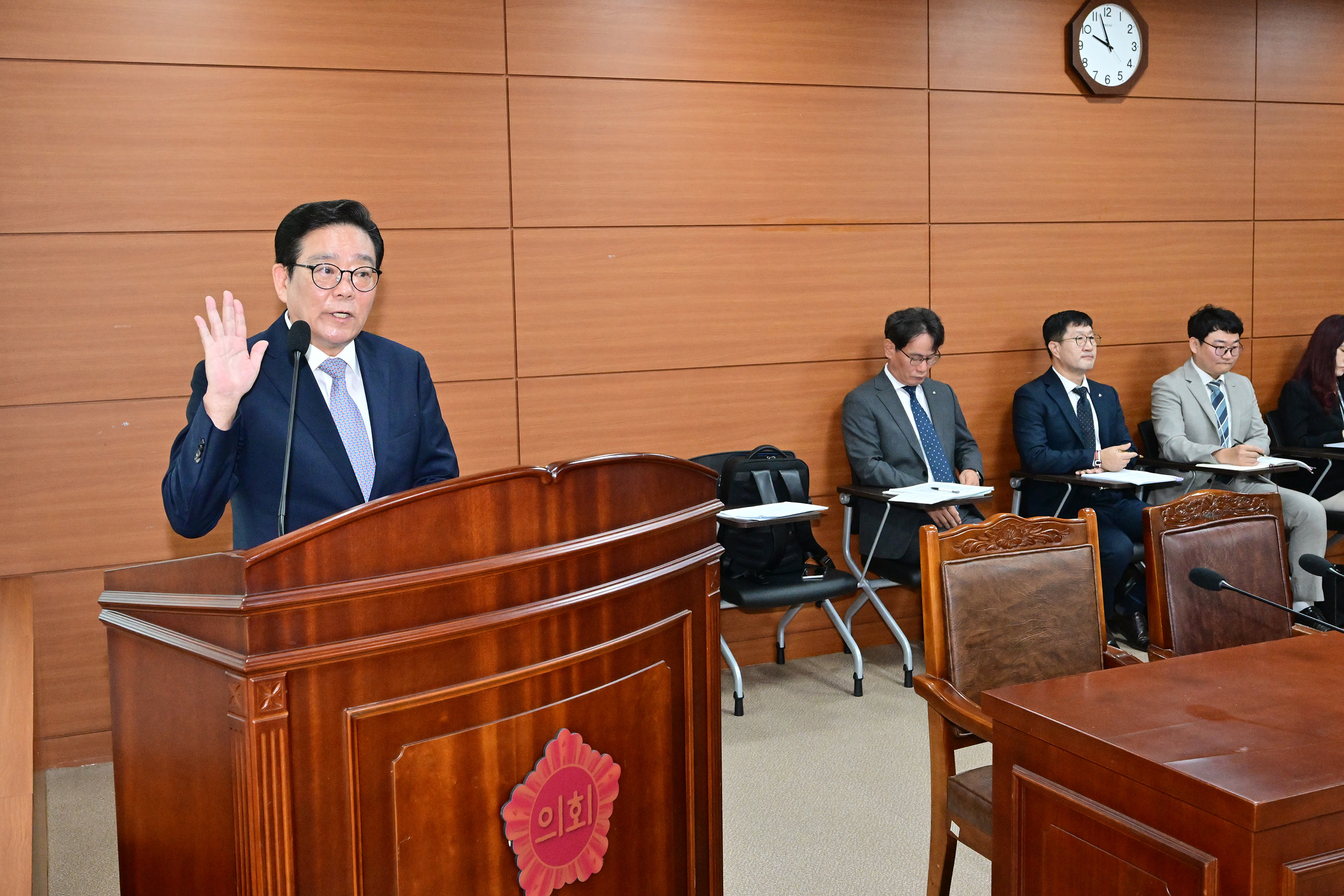 울산광역시의회, 울산신용보증재단 이사장 후보자 인사청문회2