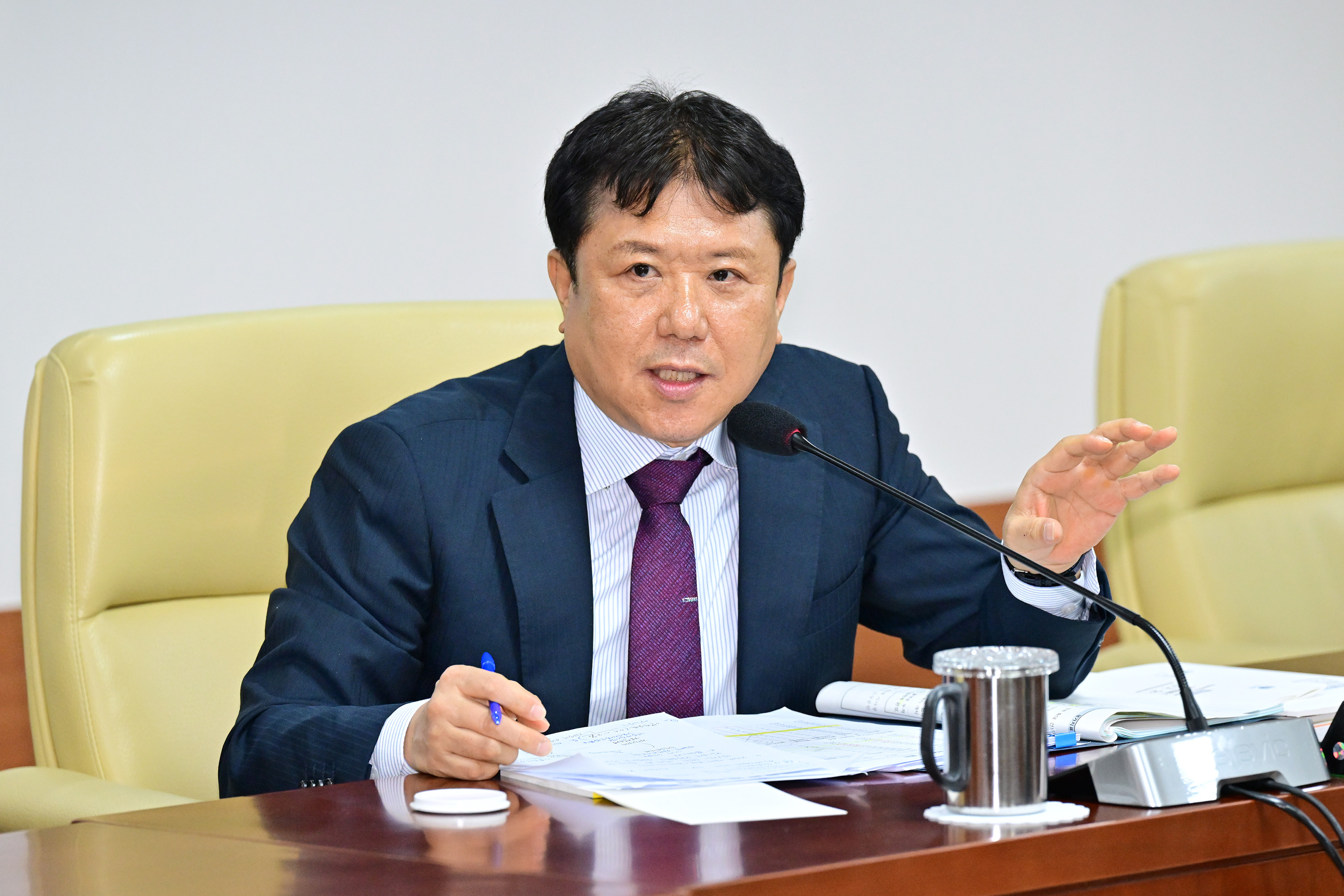 울산광역시의회, 울산신용보증재단 이사장 후보자 인사청문회6