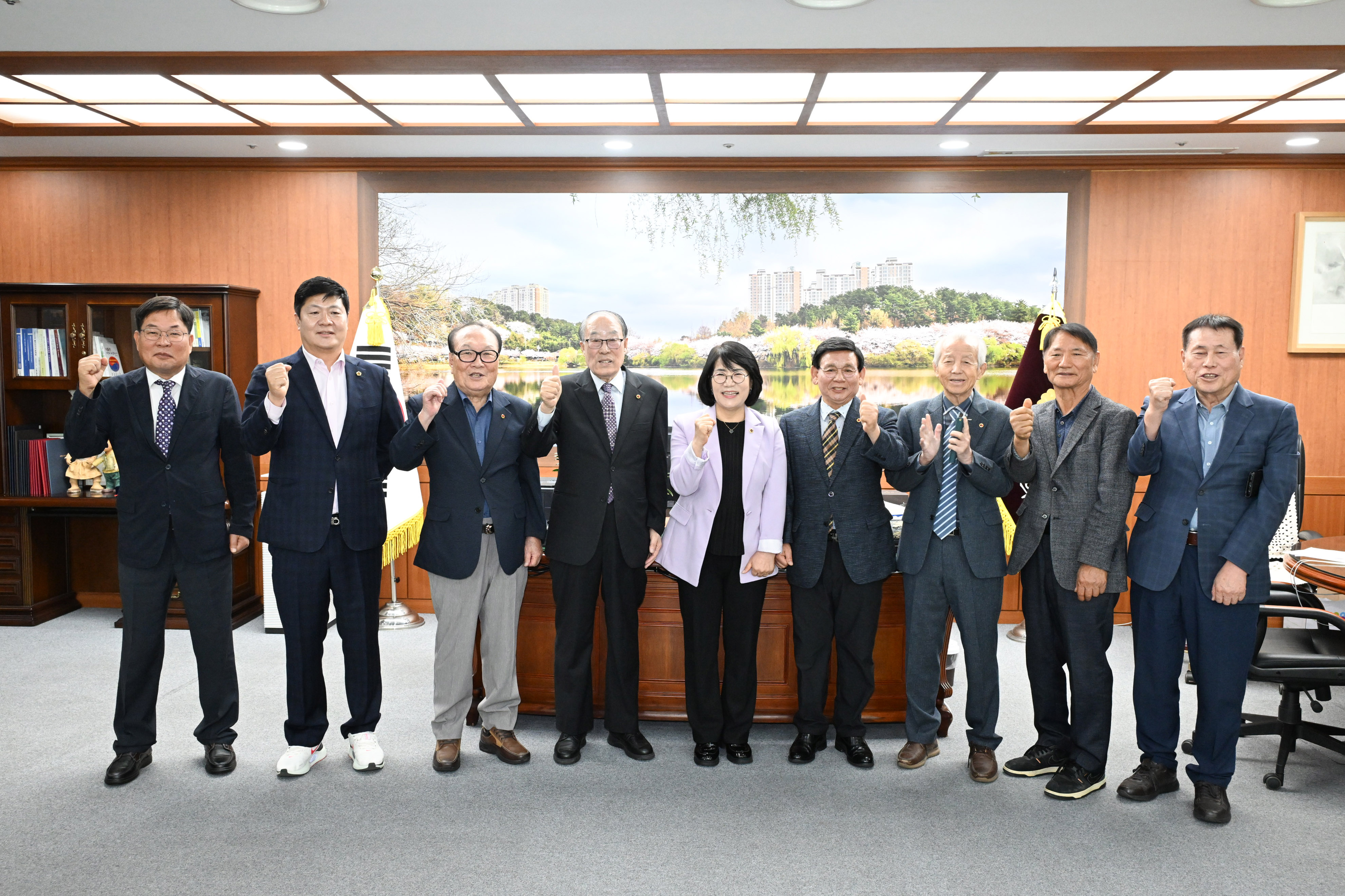 이영해 의장, 박승열 대한노인회 울산시연합회장 환담1