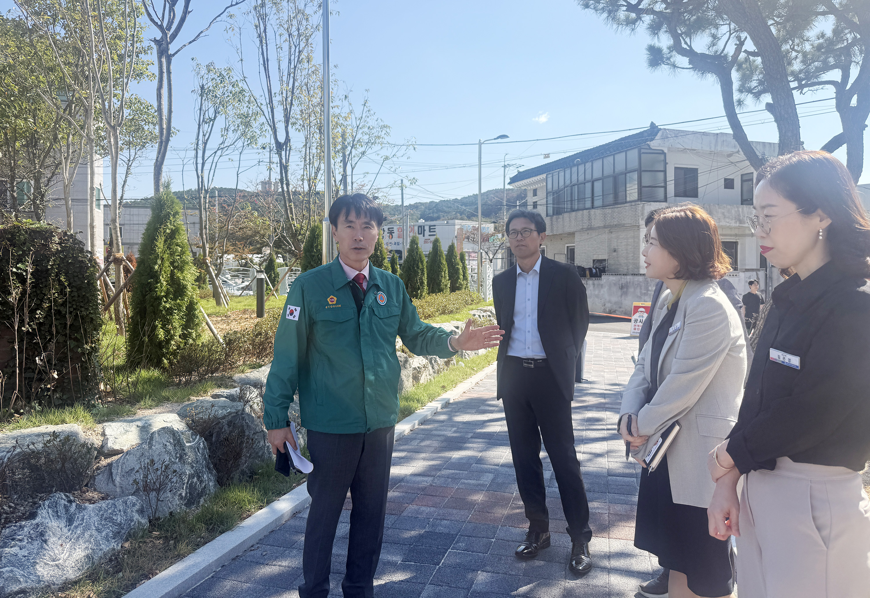 백현조 산업건설위원장, 미래교육관 체육시설 철거 현장 확인3