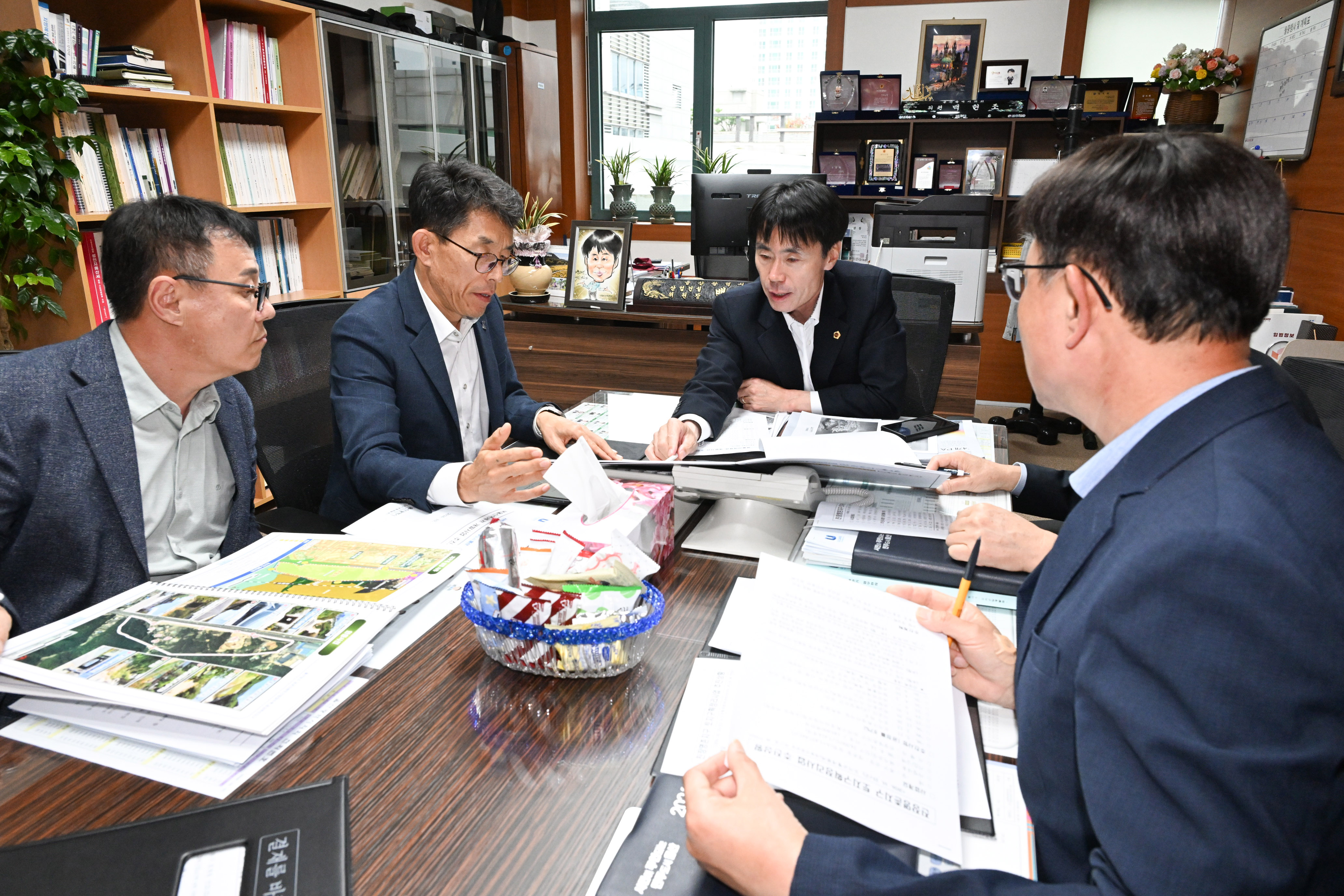 백현조 산업건설위원장, 북울산역세권 개발 및 농소지구 업무청취1