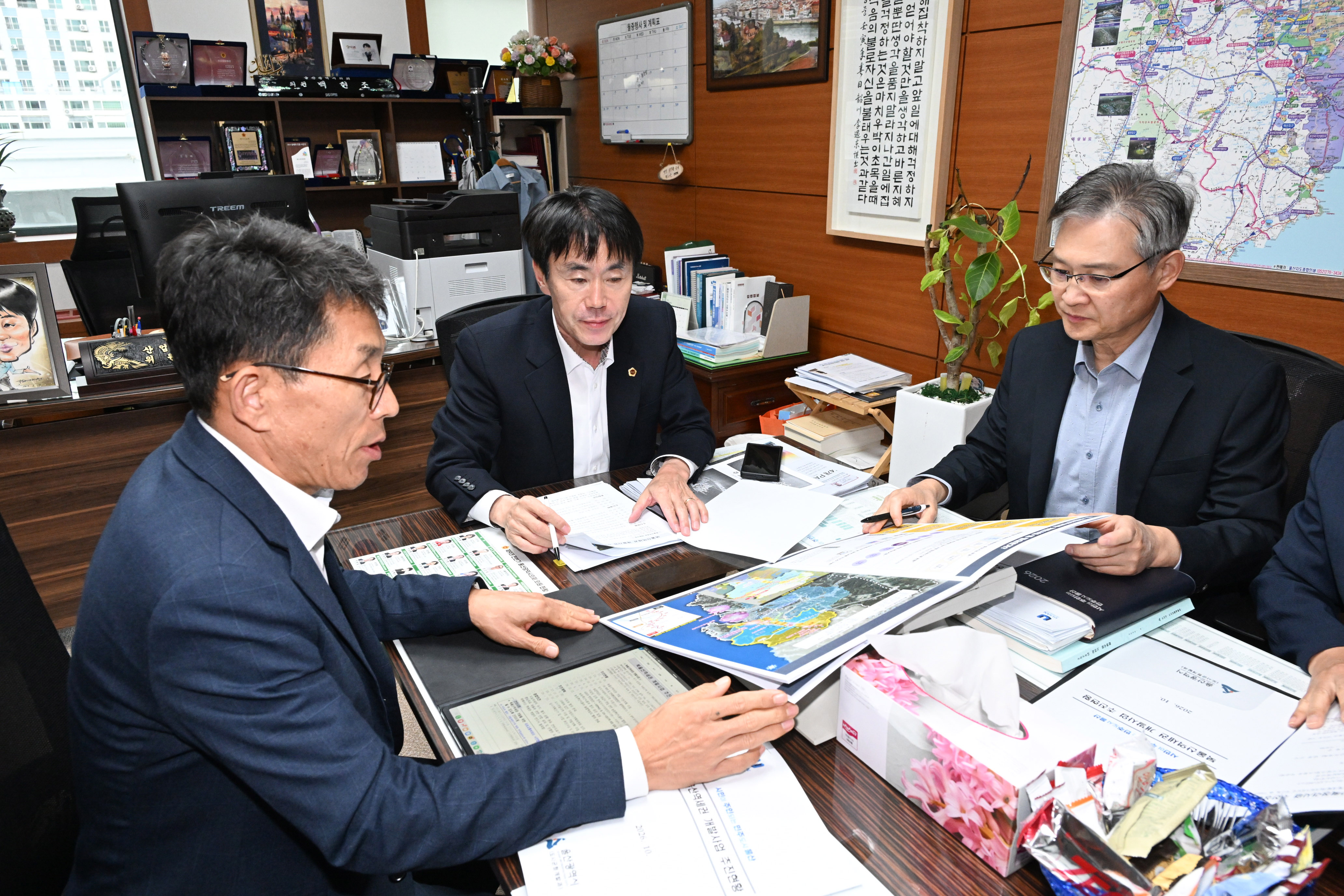 백현조 산업건설위원장, 북울산역세권 개발 및 농소지구 업무청취2